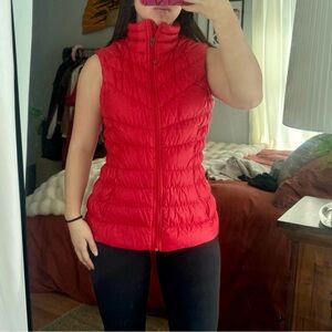 Athleta Downalicious Deluxe Red Quilted Puffer Vest Size M